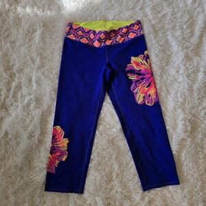 Lilly Pulitzer Women Athletic Capri Leggings. Size M. EUC.